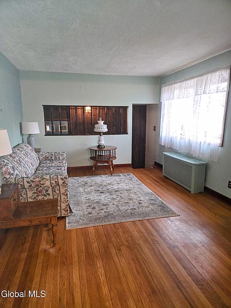 3rd image of 1008 Peter Road