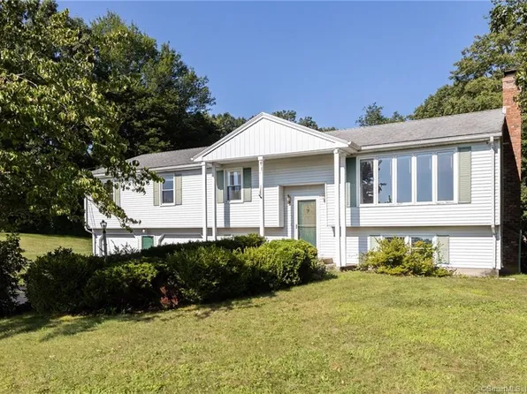 32 Renee Lane, North Haven, CT 06473