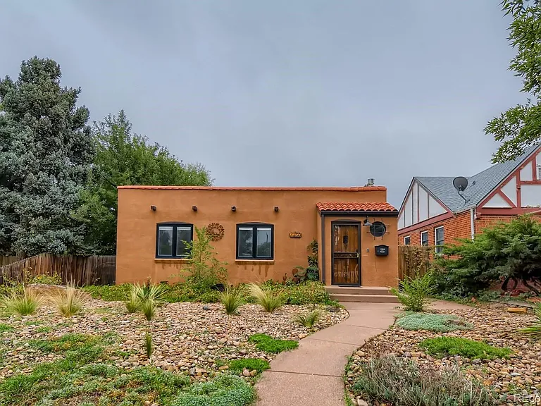 1450 Olive St — Photo 1