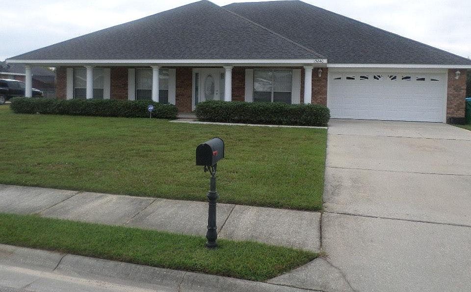 1st image of 15240 Camelot Dr