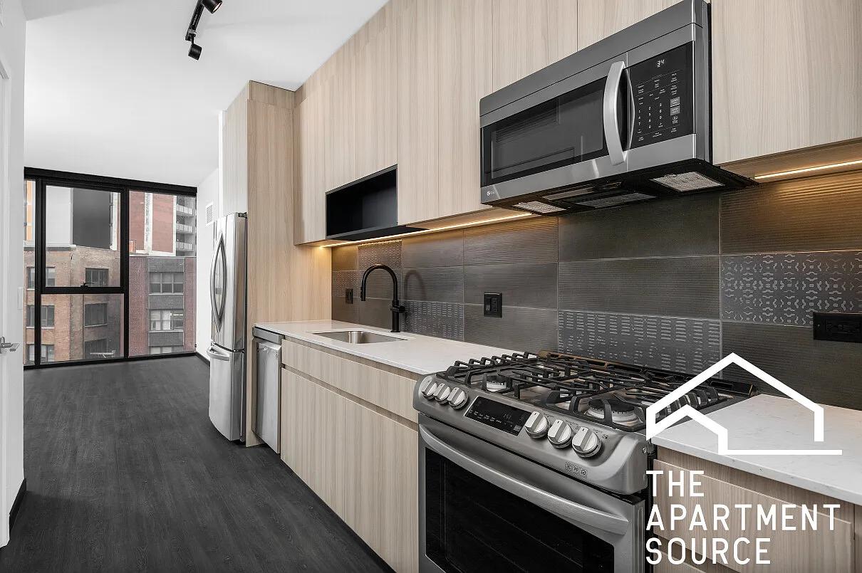 3 bed, $6,492 — Photo 2