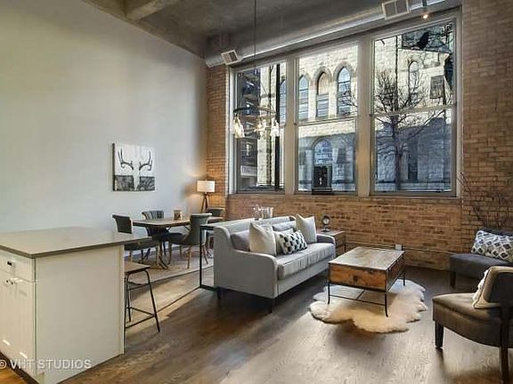 2nd image of 1700 S Michigan Ave