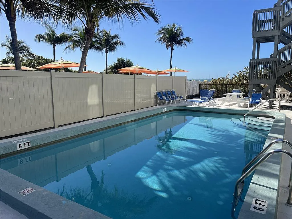 2 bed, 2.0 bath, 1170 sqft, $11,752 — Photo 3