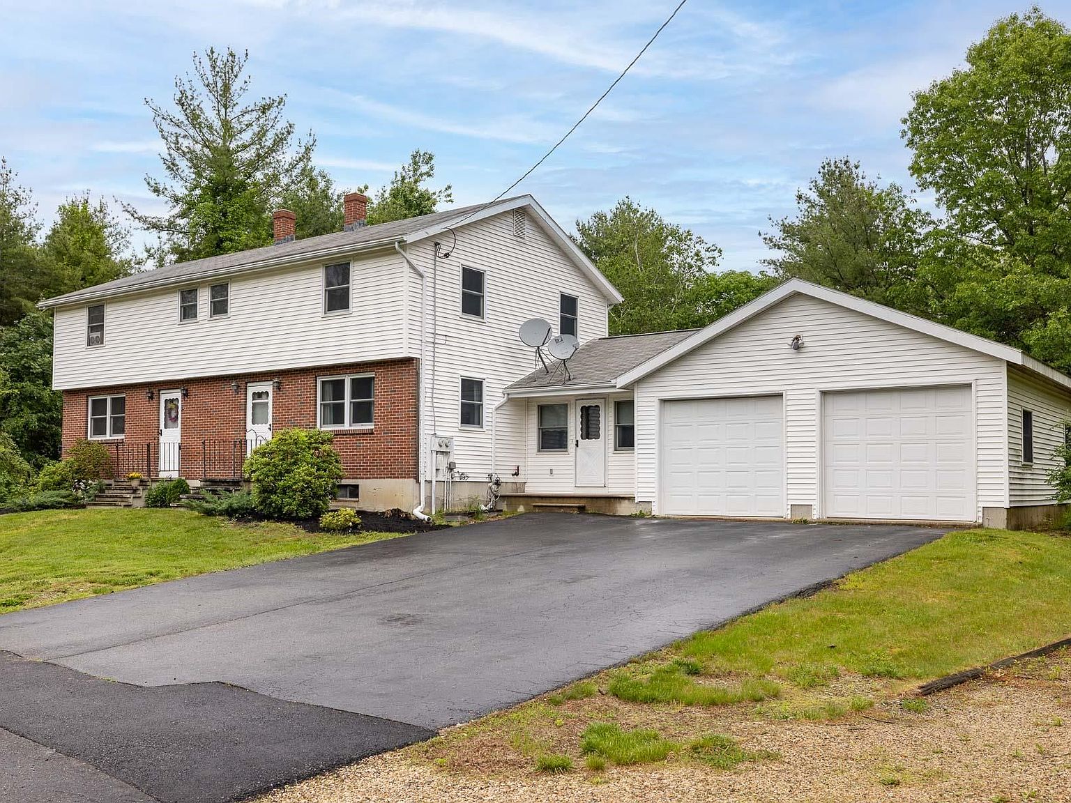 25-27 Holly Lane, Greenland, NH 03840 | Zillow