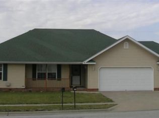 541 N Cox Ave, Republic, MO 65738