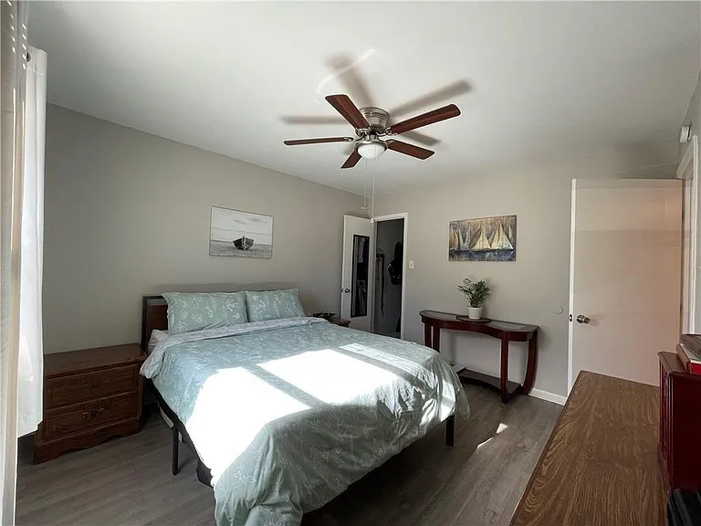 4302 Lake Rd #4 — Photo 8