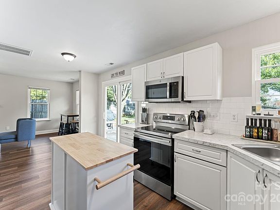 5th image of 3231 Meadow Stone Ct