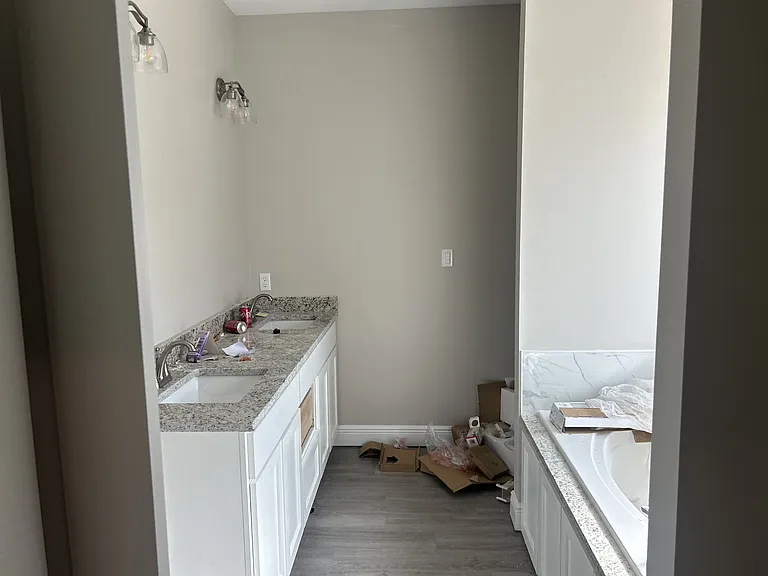 332 Silverstone Cir — Photo 5