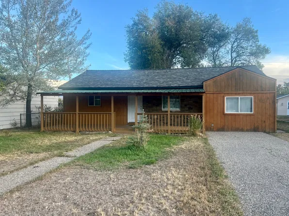 1303 Amoretti St, Thermopolis, WY 82443