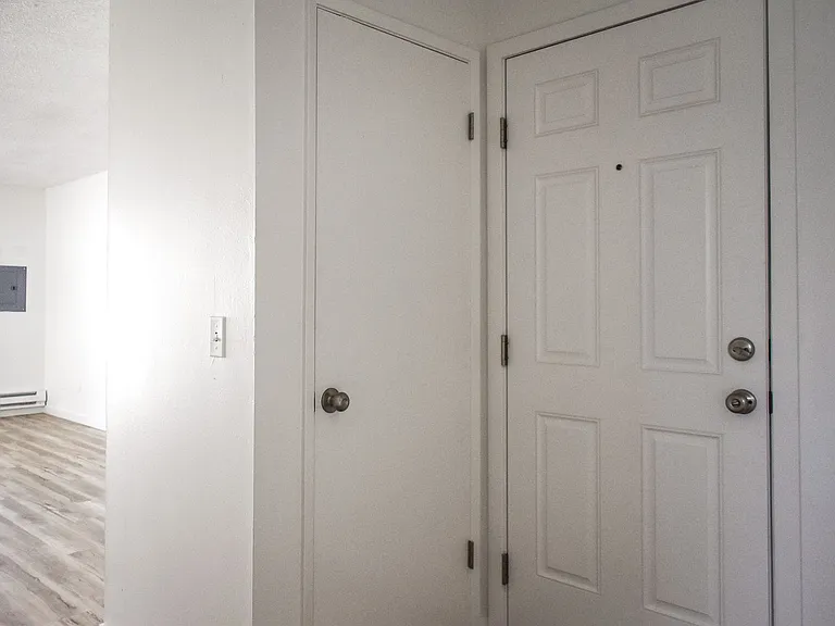 Kathy-Ann Apartments — Photo 9