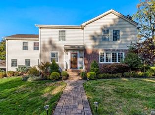 3 Hartshorn Ter, West Orange, NJ 07052