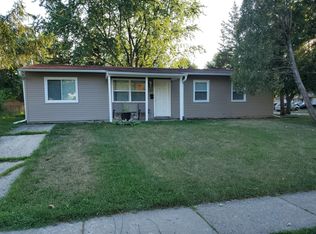 725 Woodland Heights Blvd, Streamwood, IL