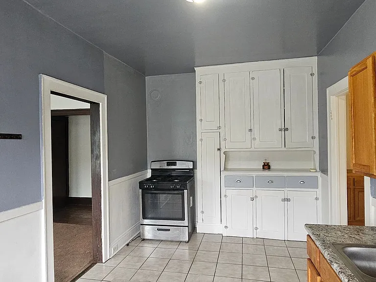 3319 W 126th St — Photo 26