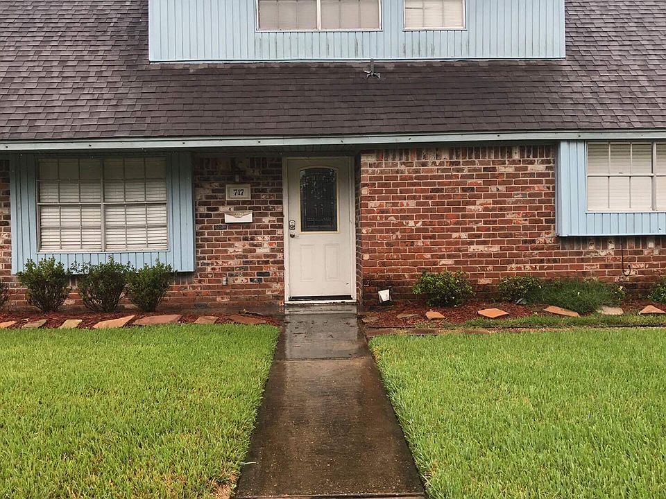 1st image of 717 E Dartmouth Ln