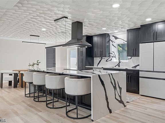 3rd image of 3931 W Riverside Dr