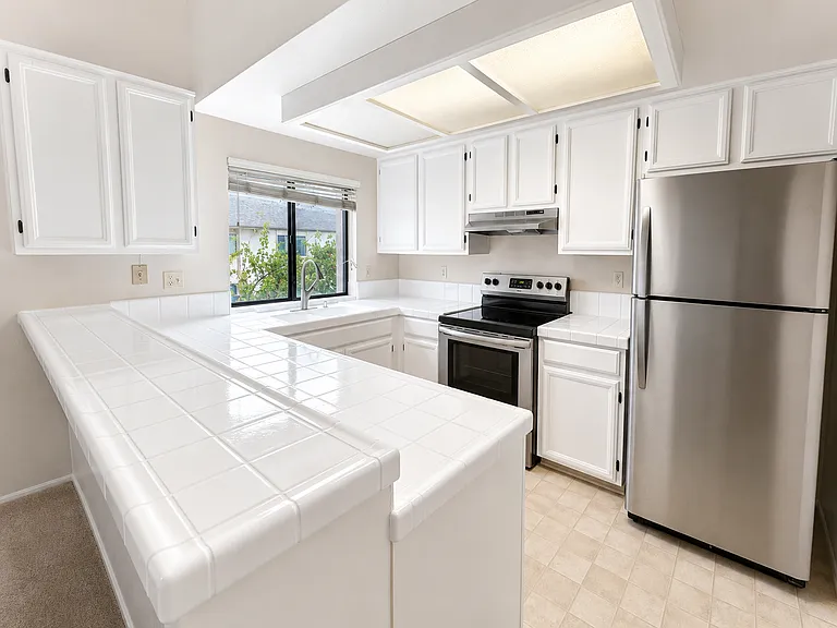 39015 Walnut Ter — Photo 2