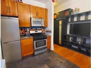 1109 Spruce St APT 2R, Philadelphia, PA 19107