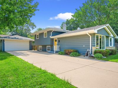 5523 Pershing Ave, Downers Grove, IL, 60515