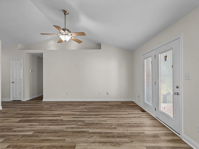 261 Palmer Dr — Photo 6
