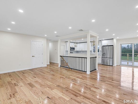 3rd image of 1095 Durham Road