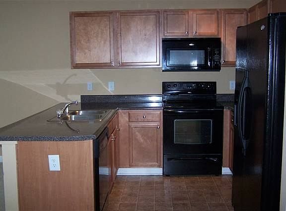 Fully Applianced Kitchen