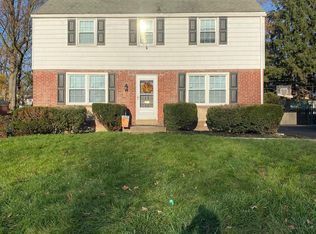 121 Heatherwood Rd, Havertown, PA 19083
