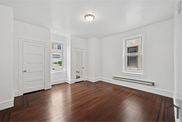 2nd image of 4928 Walnut St Floor 2