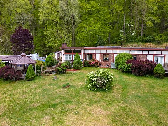 3rd image of 104 Ms Macie Dr