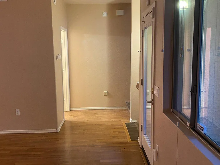 3250 W Greenway Rd — Photo 8