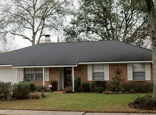 2015 West St, Rosenberg, TX 77471