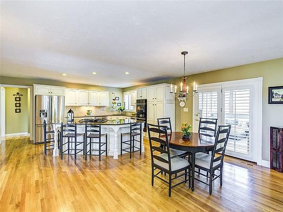 5th image of 1740 Continental Dr