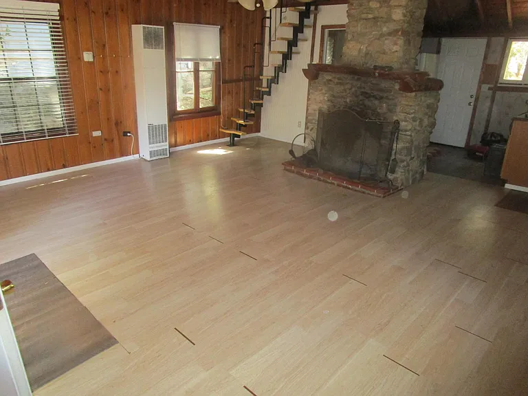 428 Tetley Ln — Photo 4