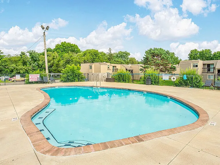 Swimming Pool with Spacious Sundeck