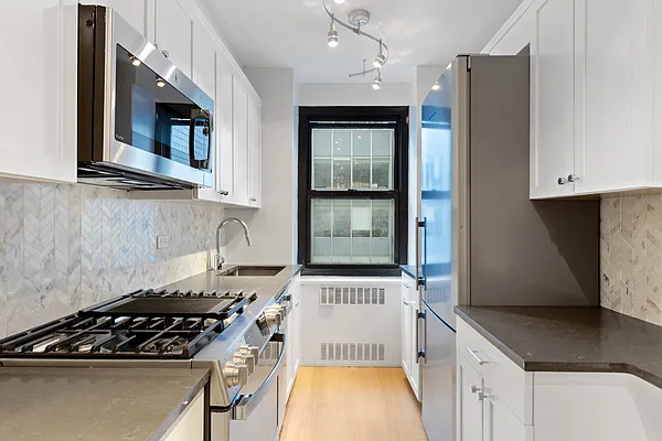 Sold by Compass | media 18