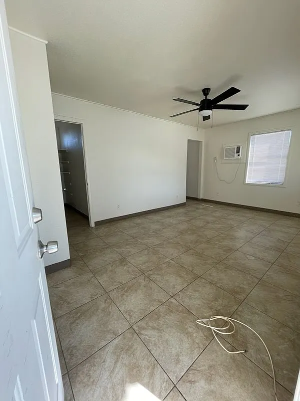 Studio, 550 sqft, $675 — Photo 2