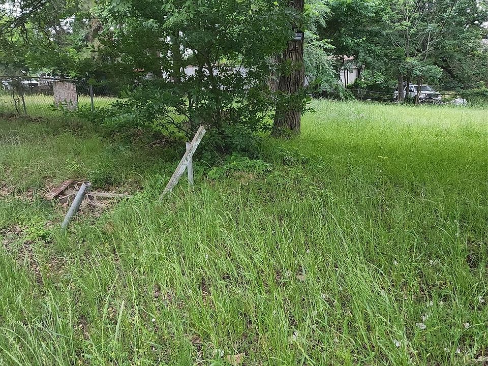 2nd image of 148 Lake Forest Dr