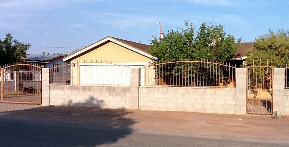 Complete Fence all around! | Completamente cercada!