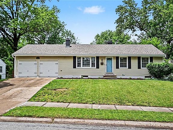 2nd image of 3606 NE 48th Ter