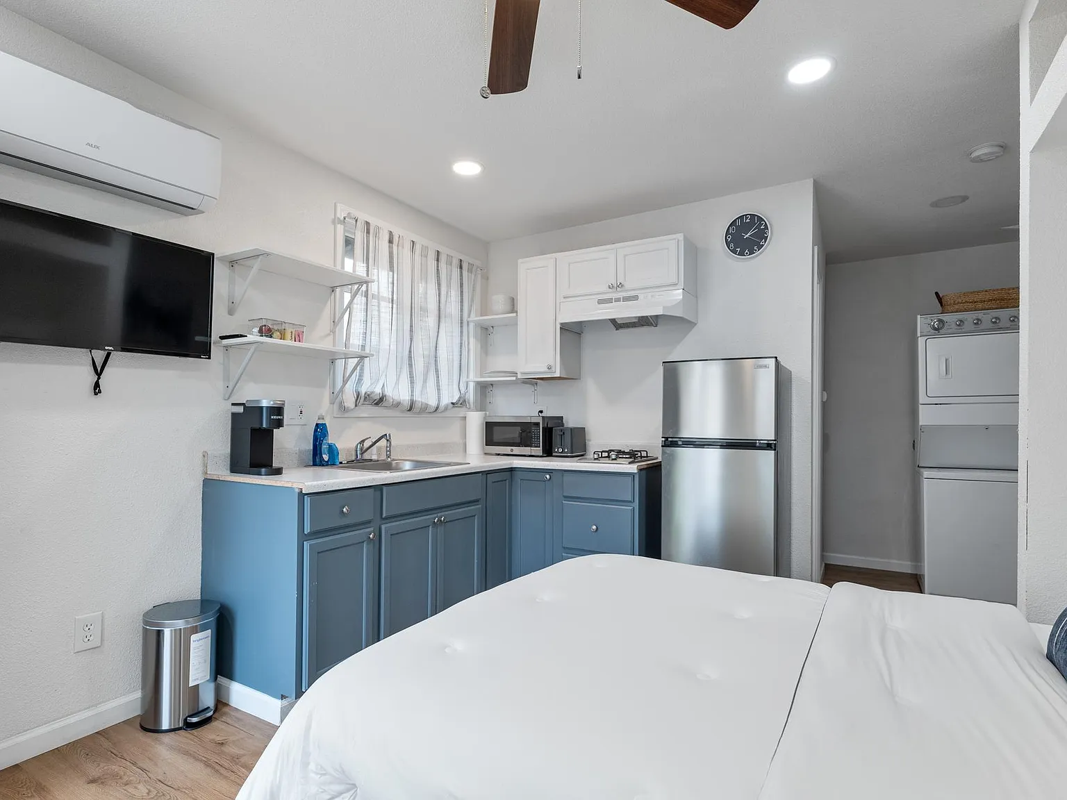 1 bed, 200 sqft, $2,195 — Photo 2
