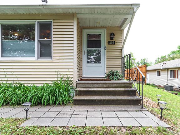 2nd image of 807 NINA AVENUE