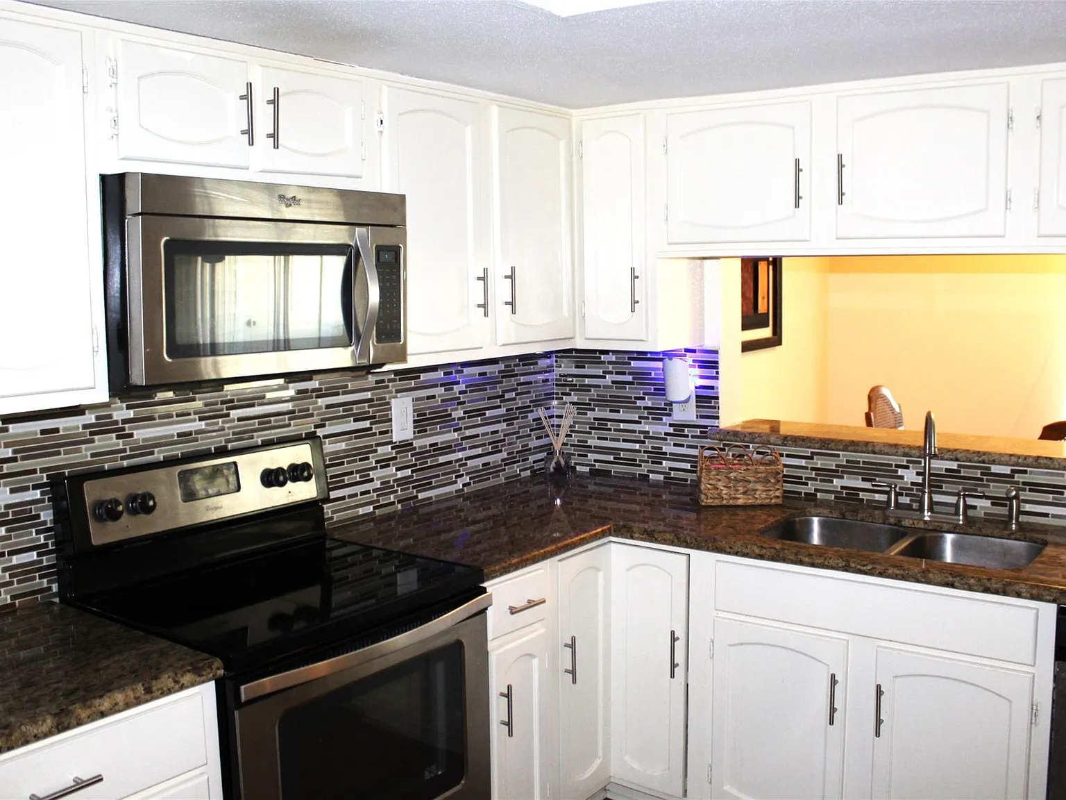 2 bed, 2.0 bath, 1223 sqft, $1,500 — Photo 1