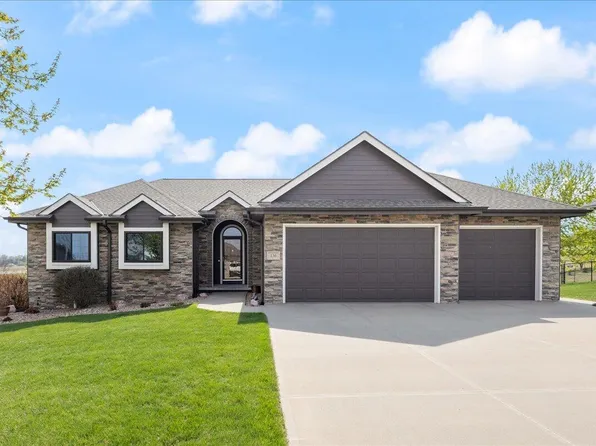 136 Hickory Ridge Dr, Glenwood, IA 51534
