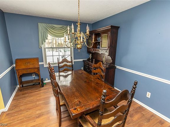 5th image of 3871 Woodside Dr