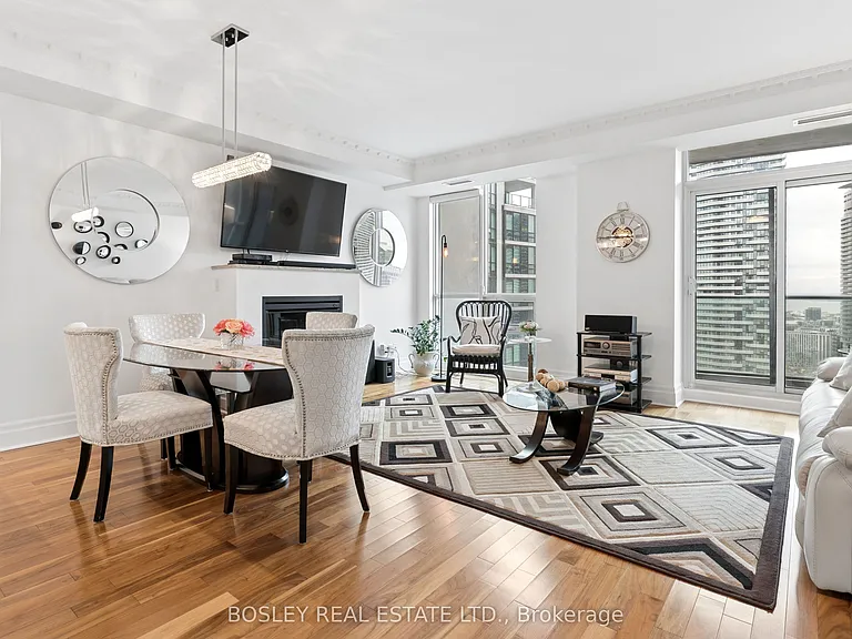 16 Harbour St #4501 — Photo 8