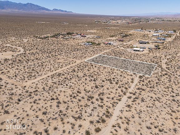 3rd image of 2 E Red Horizon Rd