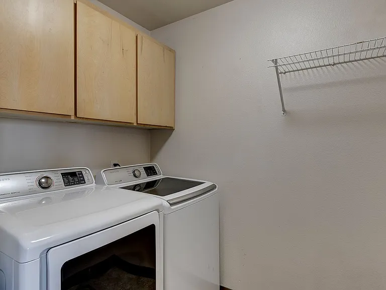 300 N Oak Harbor St #A102 — Photo 16
