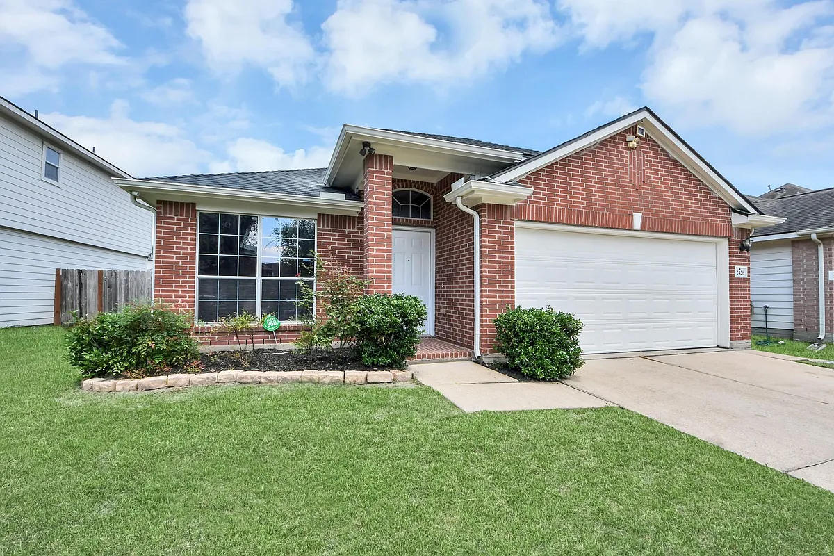 Building Photo - 12426 Magnolia Cyn