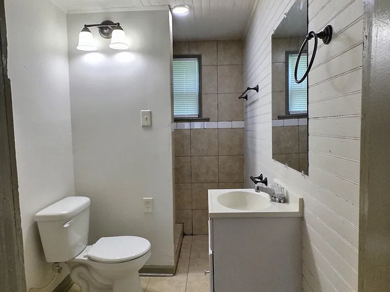 355 Dixie Broadway — Photo 8