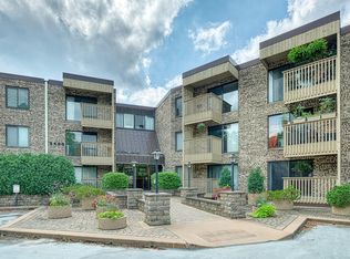 9400 Old Cedar Ave S APT 105, Bloomington, MN 55425
