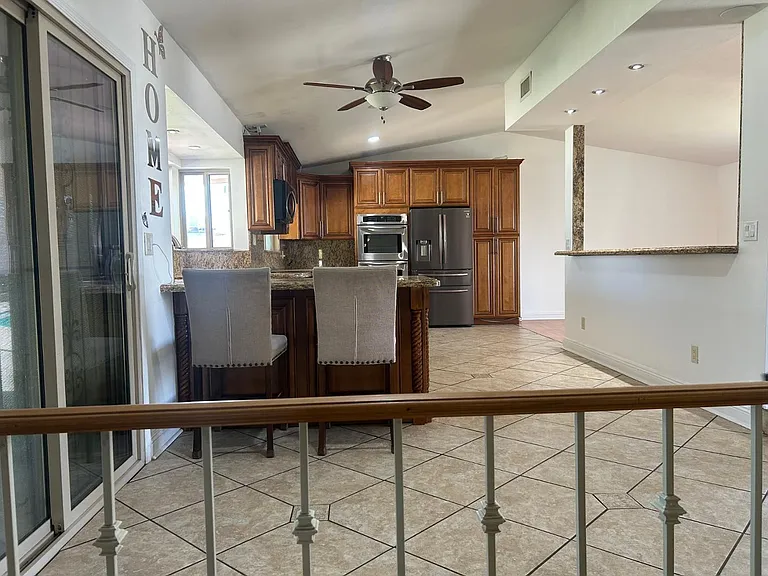 6916 W Georgia Ave — Photo 14